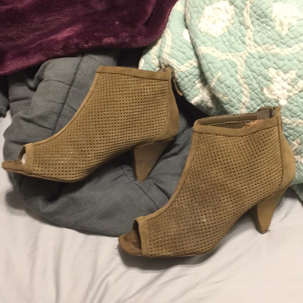 International concepts size 9 heels